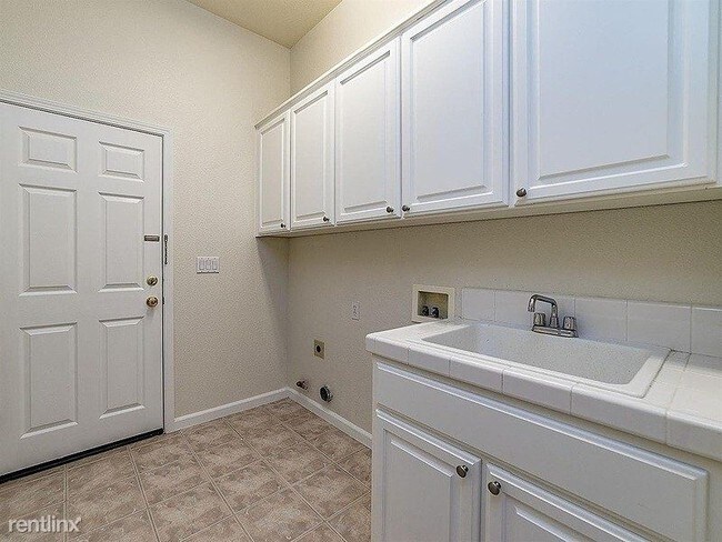 Building Photo - 4 br, 2 bath House - 3967 Ironwood Drive