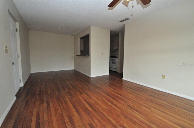 Building Photo - 2031 Dixie Belle Dr