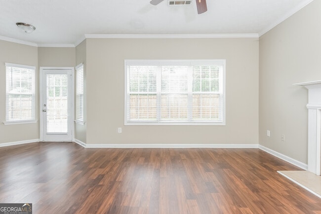 Foto del edificio - 5807 Goldleaf Way