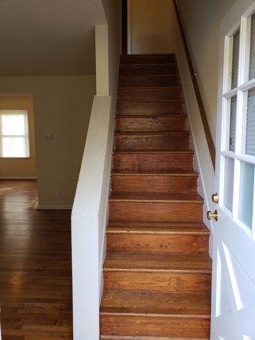 Entraince - 312 Newton St