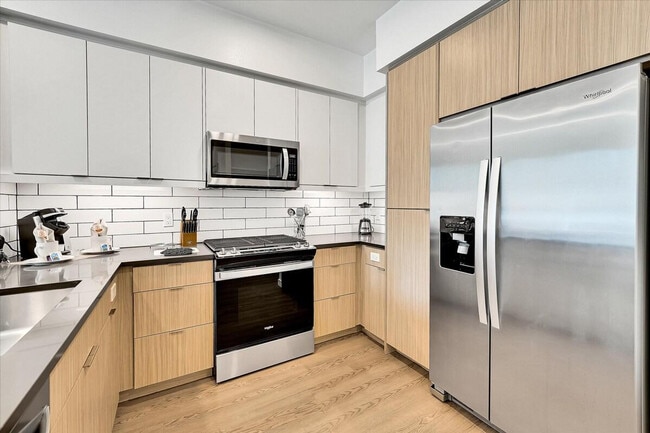 Building Photo - 593 Camino De La Reina