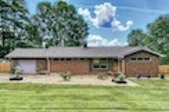 Building Photo - 508 Cole Dr SE