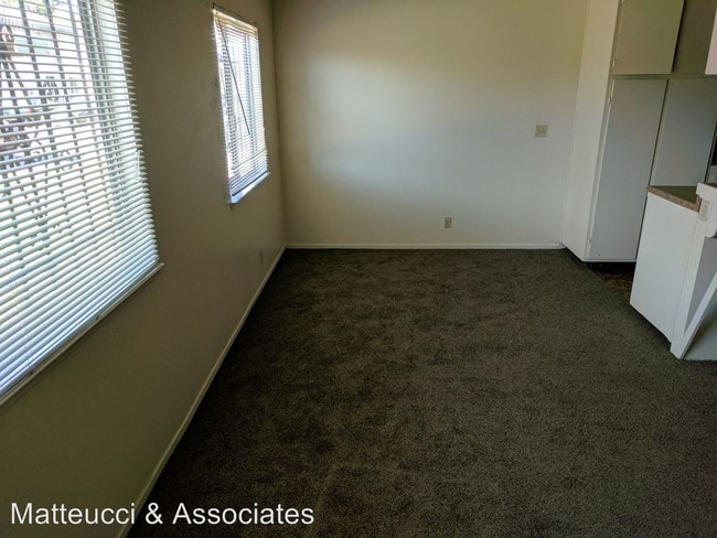 Building Photo - 4426 La Cresta Way