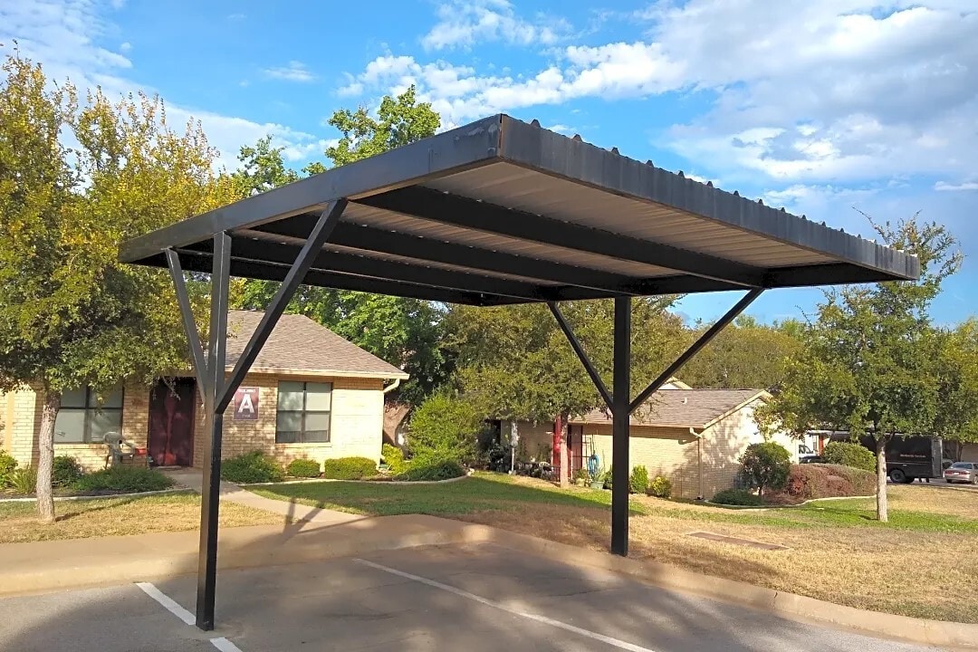 Building Photo - 1001 Pecan Valley Dr