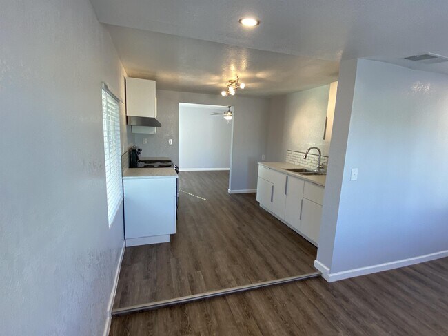 Foto del edificio - 1445 E Taylor St