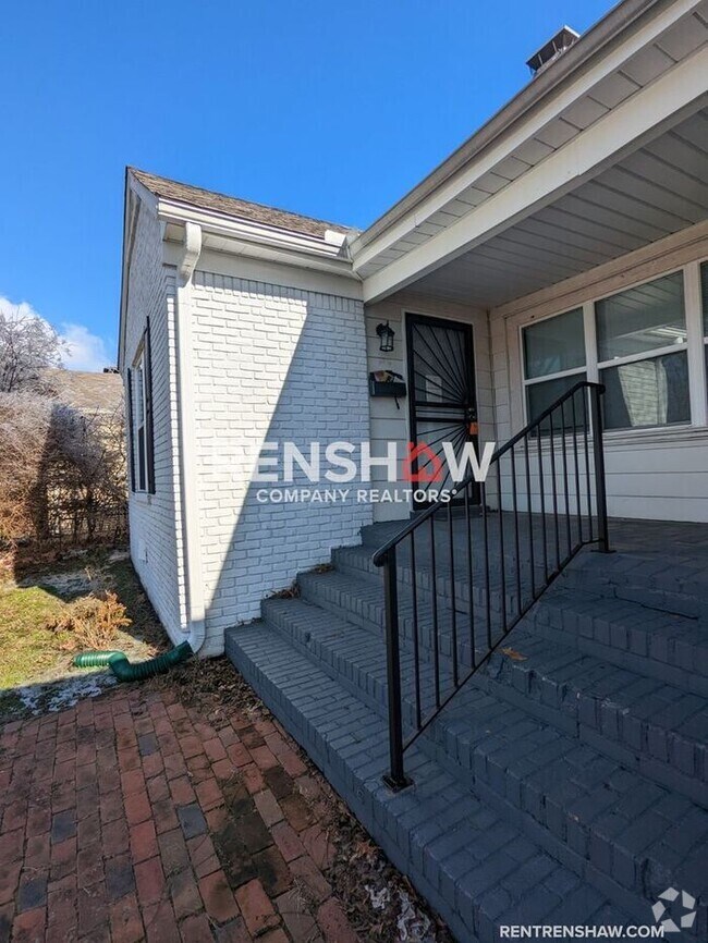 Chandler Greenlawn Houses under 2,000 Memphis, TN 2 Homes