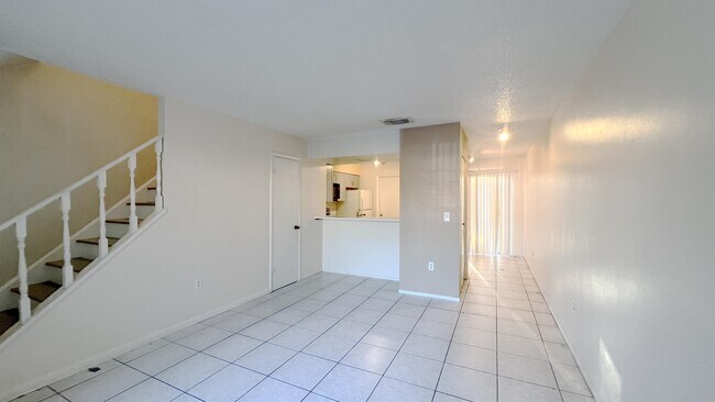 Building Photo - 2718 Tally Ho Ave