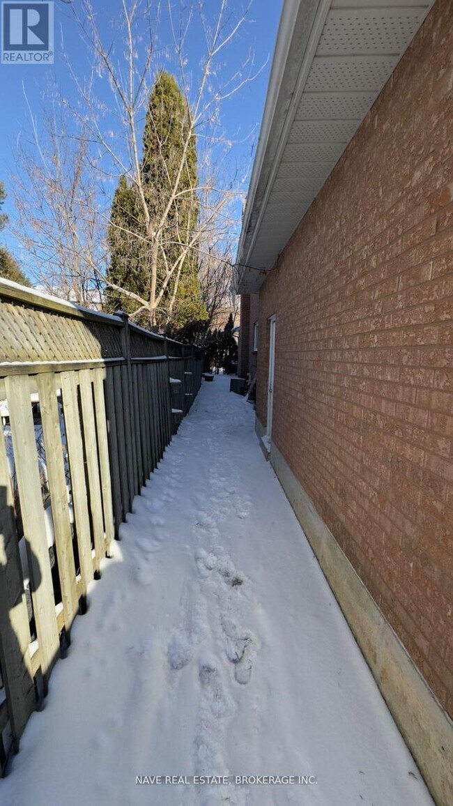 Photo du bâtiment - 86 Elgin Mills Rd W