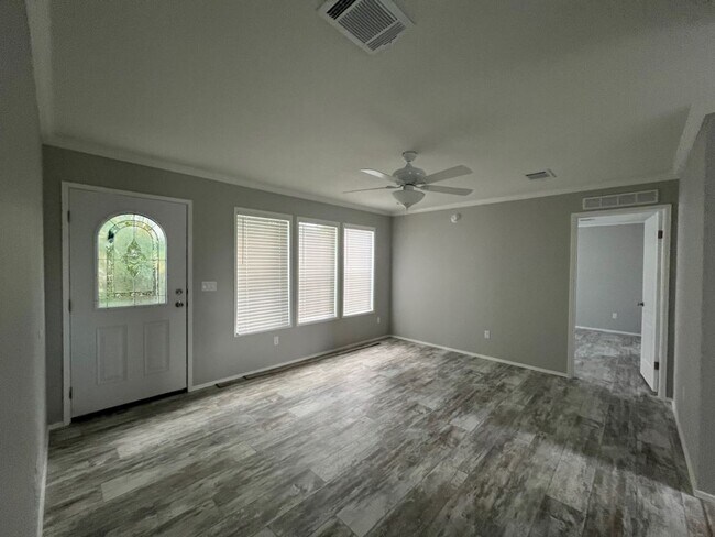 Building Photo - 36 Eland Dr