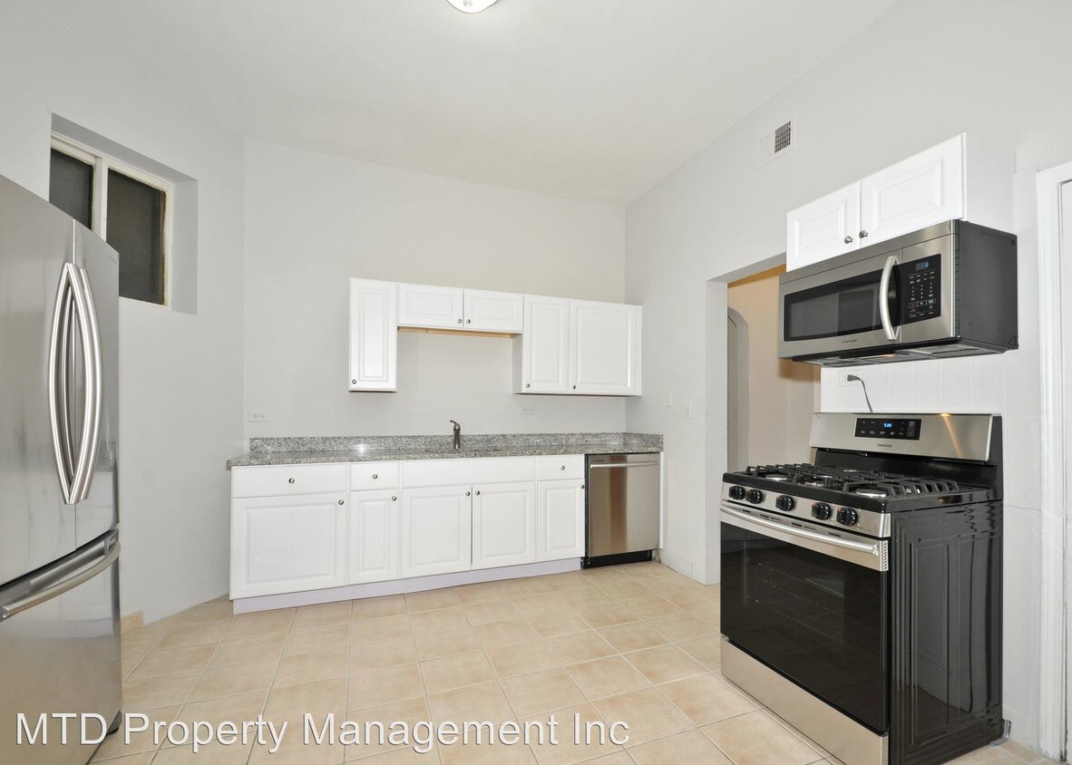 Primary Photo - 3129 W Augusta Blvd