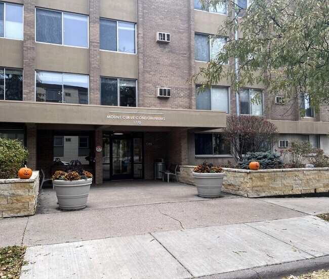 Building Photo - 1770 Bryant Ave S
