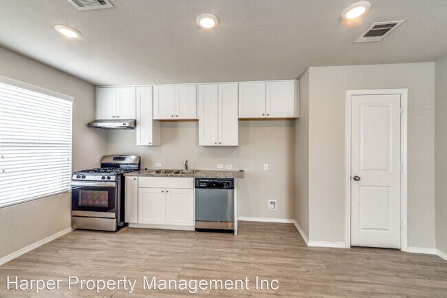 Building Photo - 2 br, 1 bath House - 13633 Livestock Ct