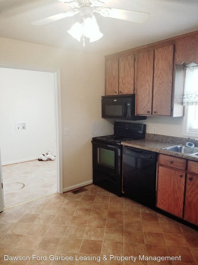 Building Photo - 5 br, 2 bath House - 209 Meriwether Road