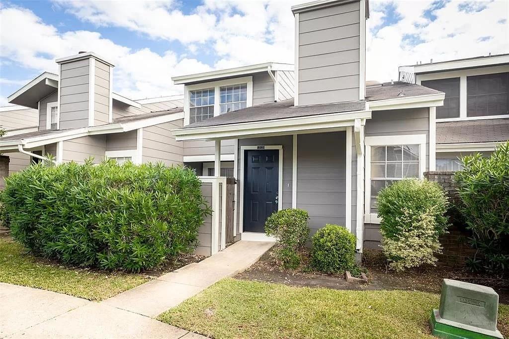 Primary Photo - 12129 Sandpiper Dr