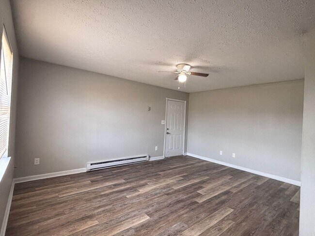Building Photo - River Valley Apartments