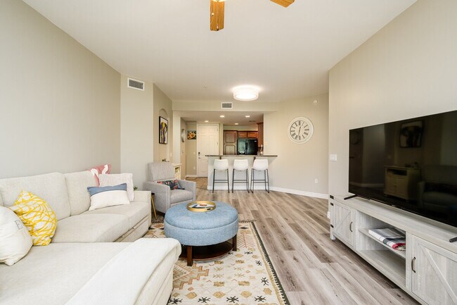 Foto del edificio - 5350 E Deer Valley Dr