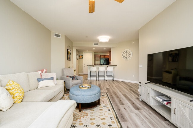 Building Photo - 5350 E Deer Valley Dr