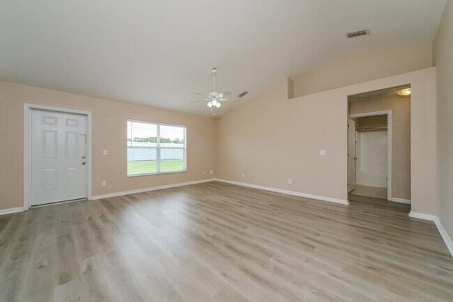 Foto del edificio - 2151 Antler Dr