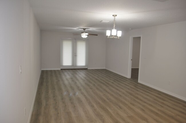 Foto del edificio - 1/2 Duplex in Seminole Woods
