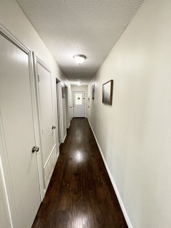 Foto del edificio - 22733 Creekwood Dr