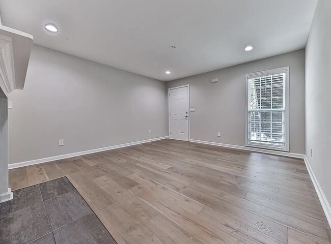 Foto del edificio - 1166 Booth Rd SW