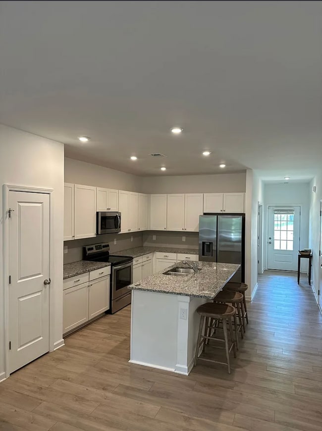 Foto del edificio - 930 Millstream Dr