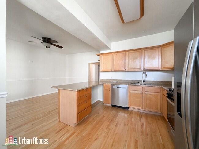 Building Photo - 3627 N Keeler Ave