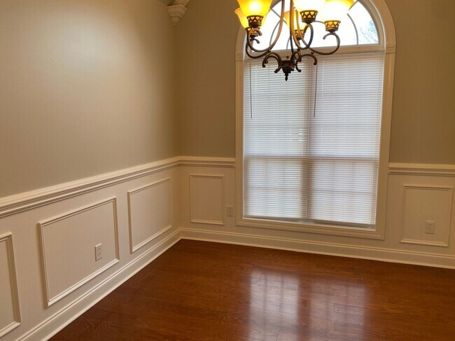 Building Photo - 32 Wyndelake Cv