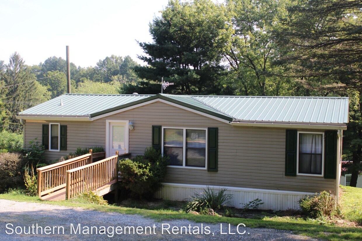 Primary Photo - 3 br, 2 bath House - 83 Fairview Trail