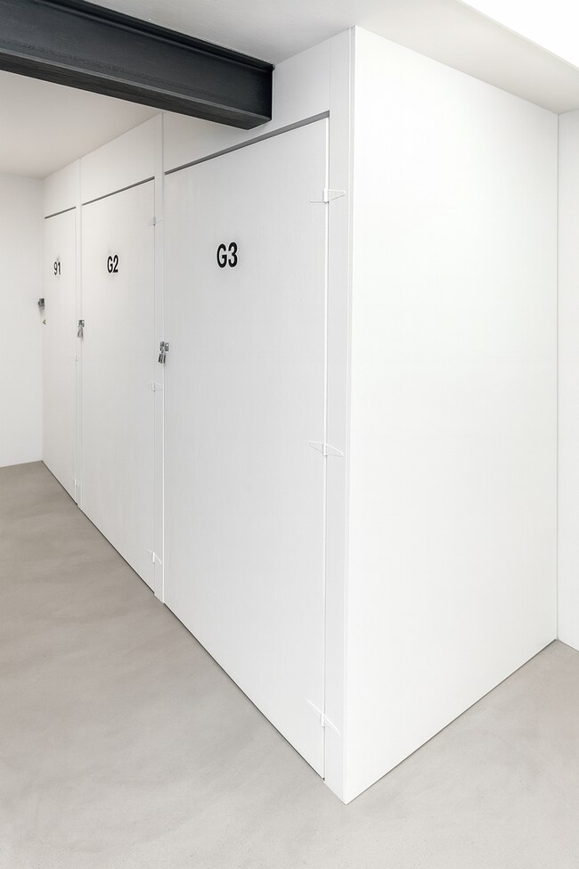 Building Photo - Updates, Simple Utilities, Awesome South Central Location - Maple Tree Apartments