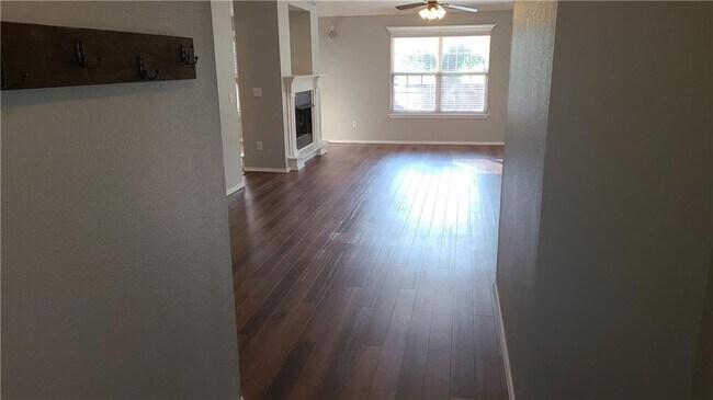 Foto del edificio - 230 McKissic Spring Rd