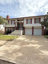Building Photo - 12210 Cliffgate Dr