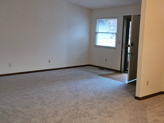 Foto del edificio - 1555 Vista Ridge Dr