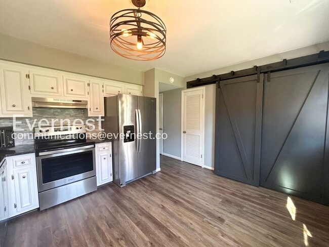 Building Photo - 5770 Brentwood Trace