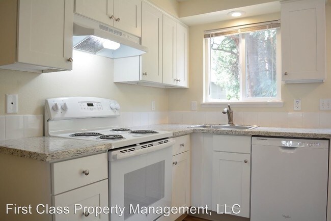 Building Photo - 1616 WILLAMETTE FALLS Dr