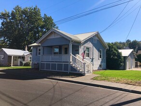 Building Photo - 1904 SE Byers Pl