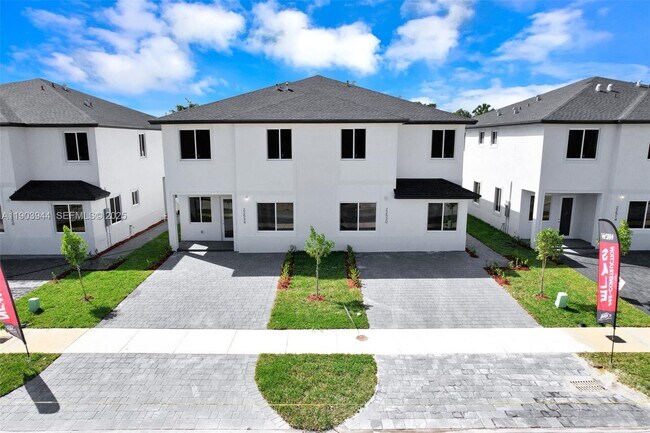 Building Photo - 22425 SW 125th Ave