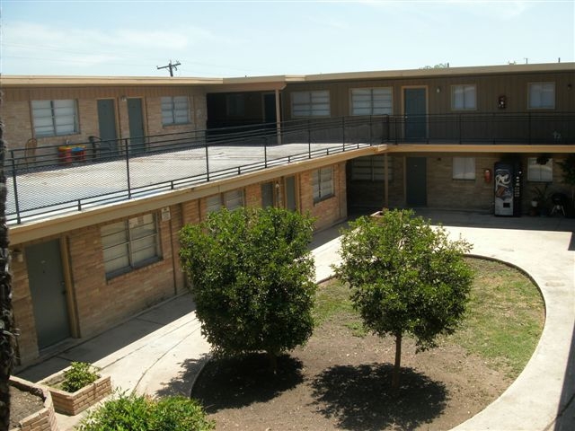 Texana Apartments - Grayson Ridge Apartments