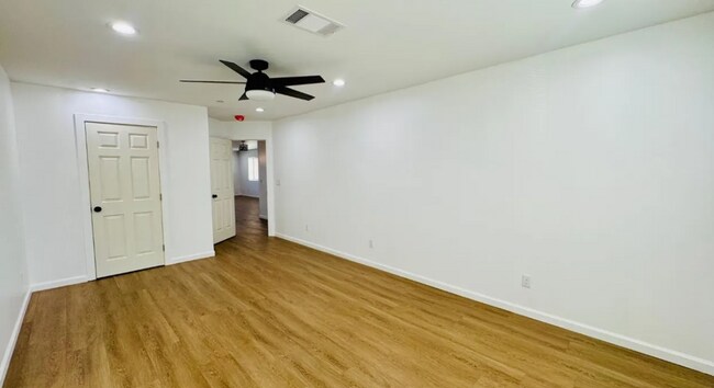 Foto del edificio - Brand new property in Bakersfield - 3 bedrooms, 2 bathrooms, ready for immediate occupancy!!