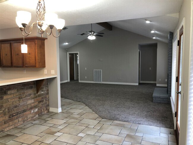 Foto del edificio - 3414 Wooddale Ln