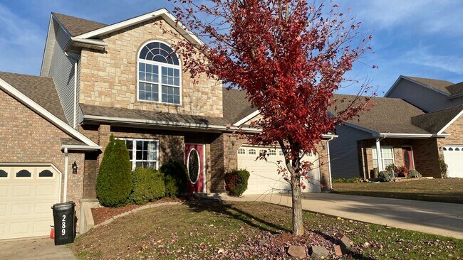 Building Photo - Spacious 3 Bedroom Condo!