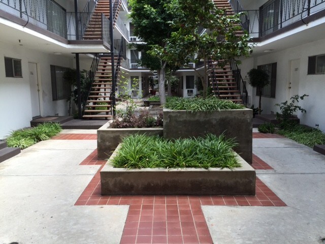 Primary Photo - 450 W Doran St