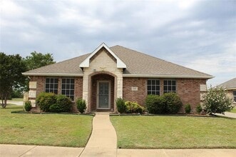 Building Photo - 1321 Red River Ln