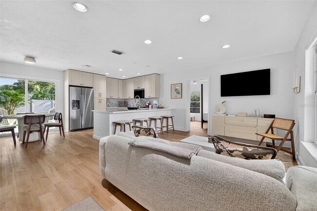 Foto del edificio - 637 41st Ave NE