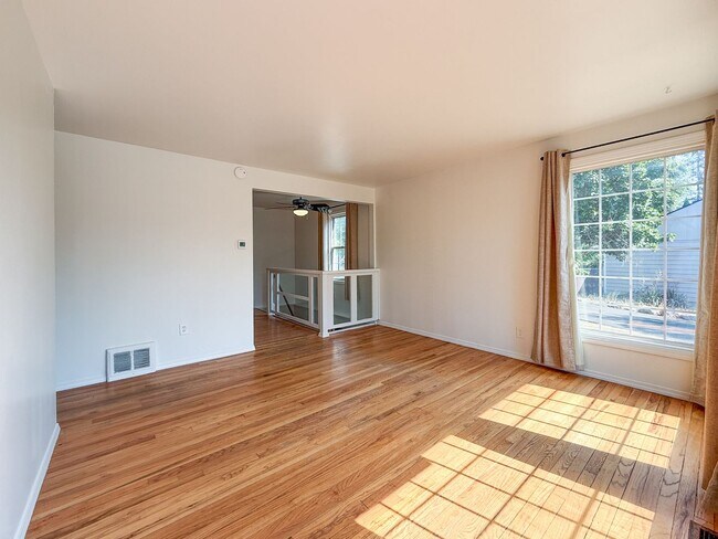 Foto del edificio - 6119 N Braeburn Dr