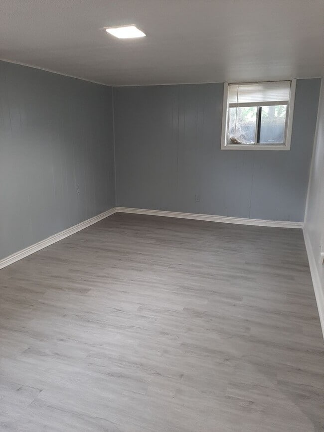 Building Photo - 2006 7th Ave