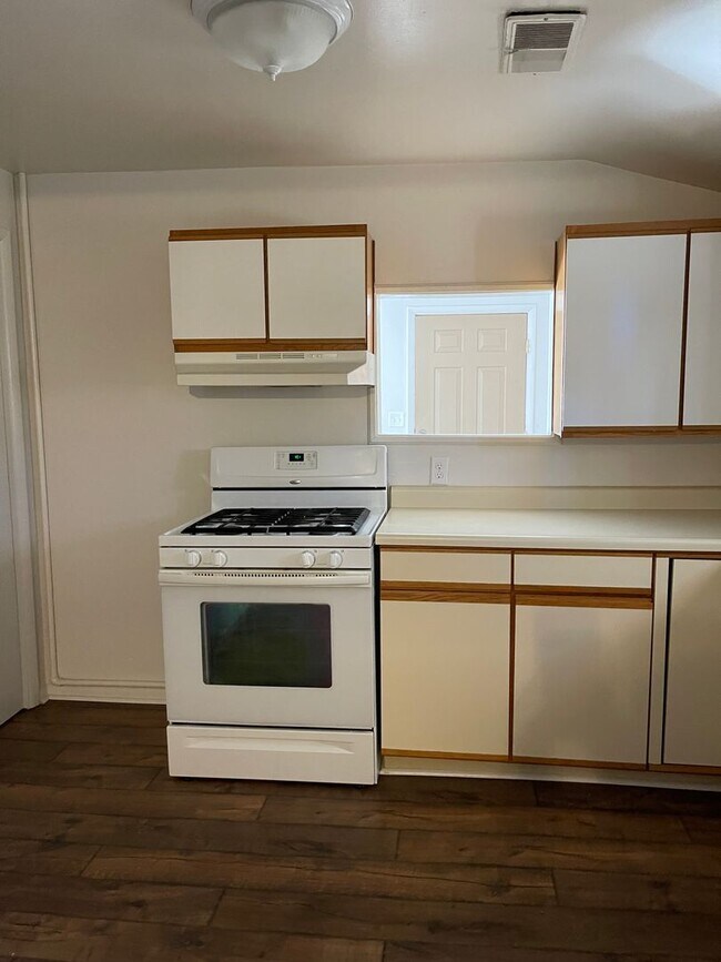 Foto del edificio - 1215 Sherman Ave