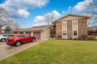 Building Photo - 5850 Fresno Ct