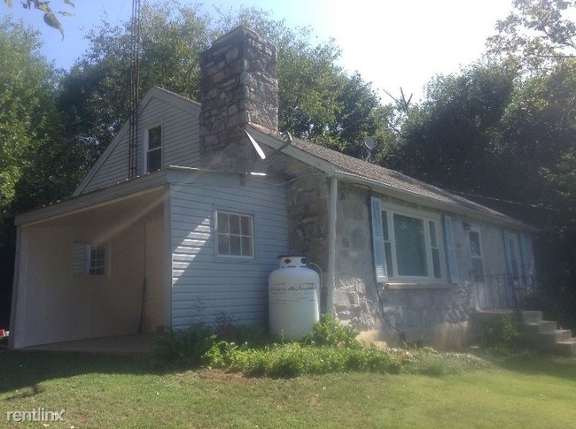 Building Photo - 3 br, 1 bath House - 5959 Iron Bridges Rd