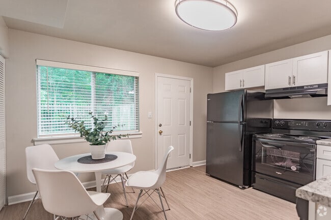 2BR,1BA,-880SF - Asbury